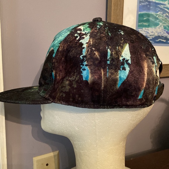 The Legend Of Zelda Hat Link Snapback Cap 2016 Velour BIOWORLD - Picture 4 of 7